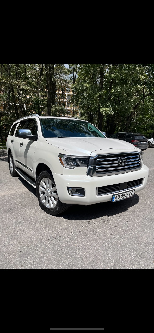 Toyota Sequoia - фото 7