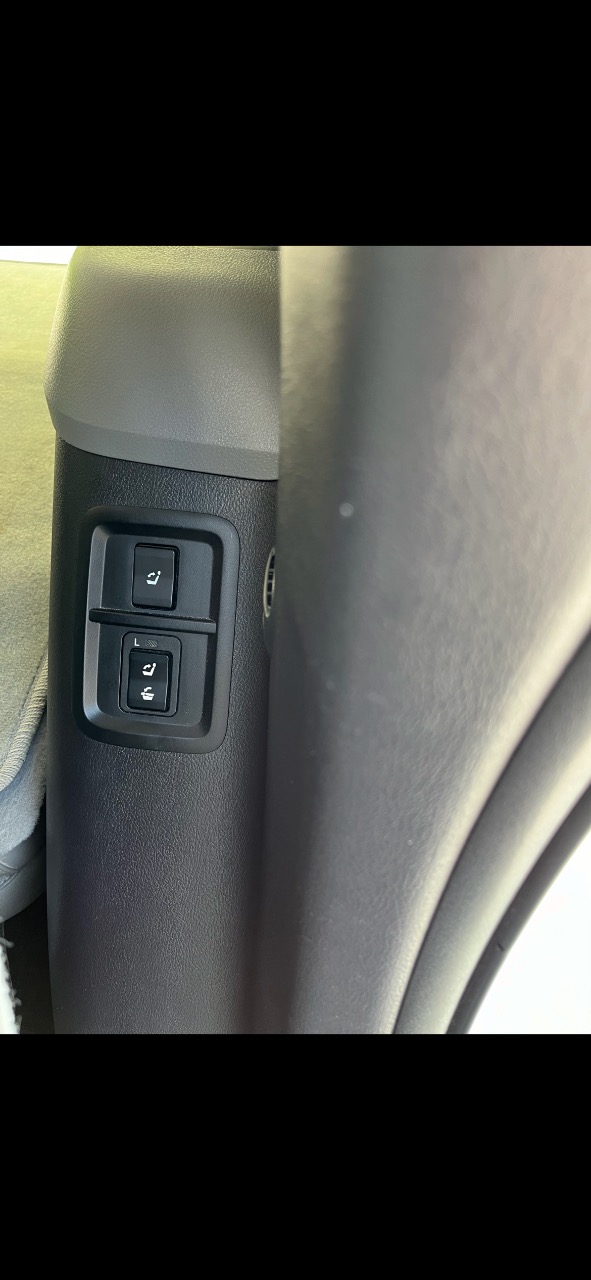 Toyota Sequoia - фото 13