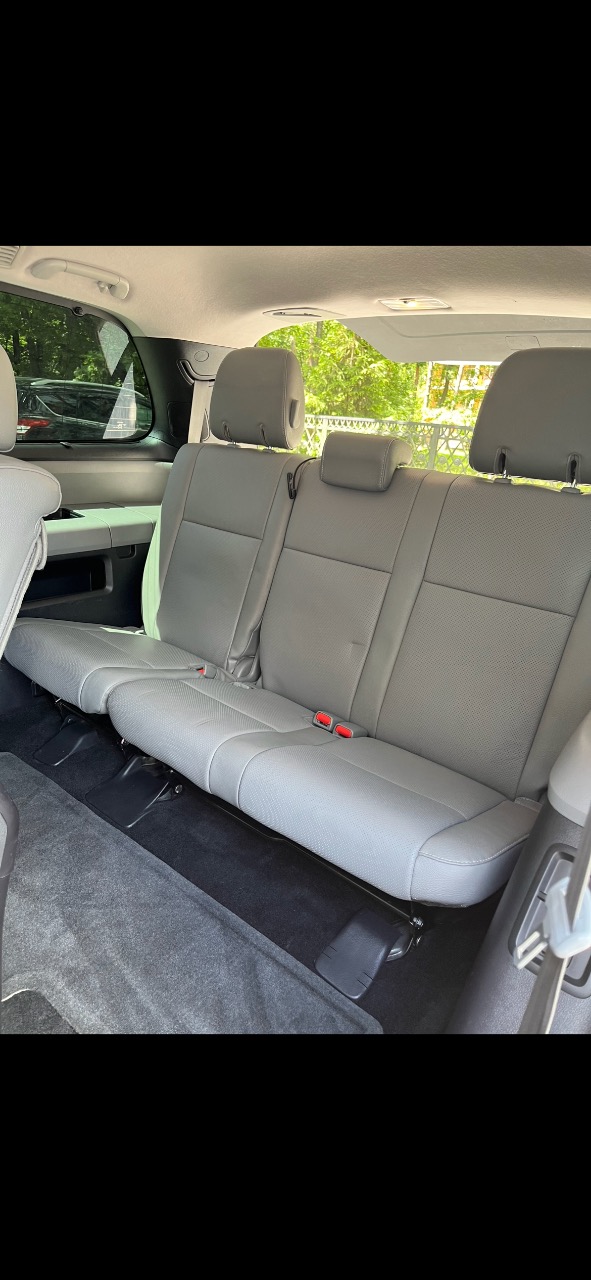 Toyota Sequoia - фото 14