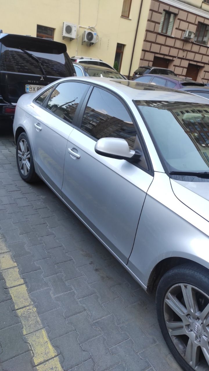 Audi A4 - фото 7