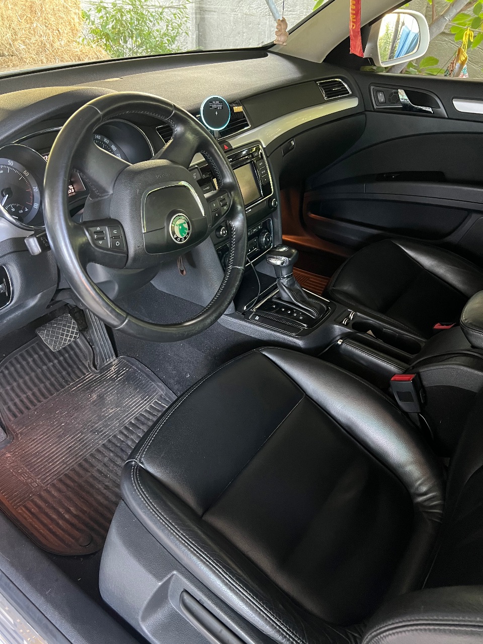 Skoda Superb - фото 10