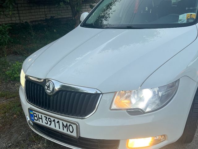 Skoda Superb - фото 1