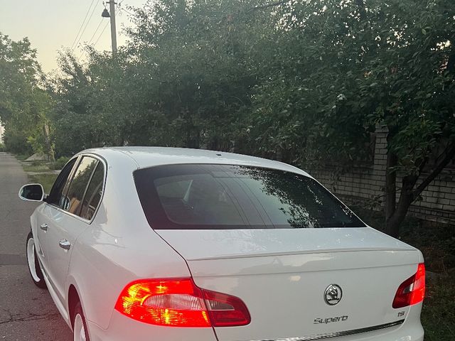 Skoda Superb - фото 4
