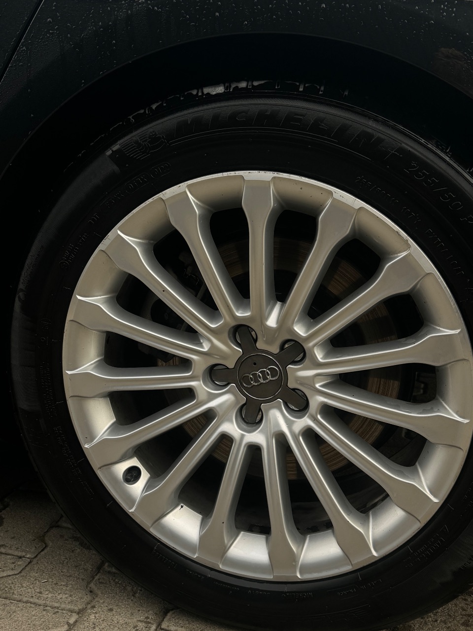 Audi A8 - фото 7