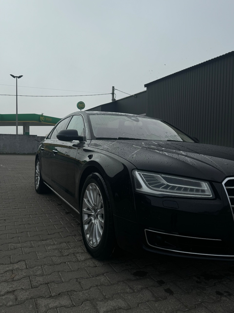 Audi A8 - фото 2