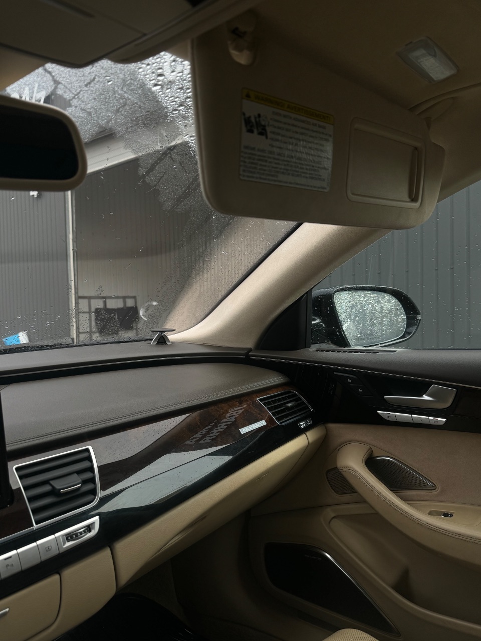 Audi A8 - фото 11