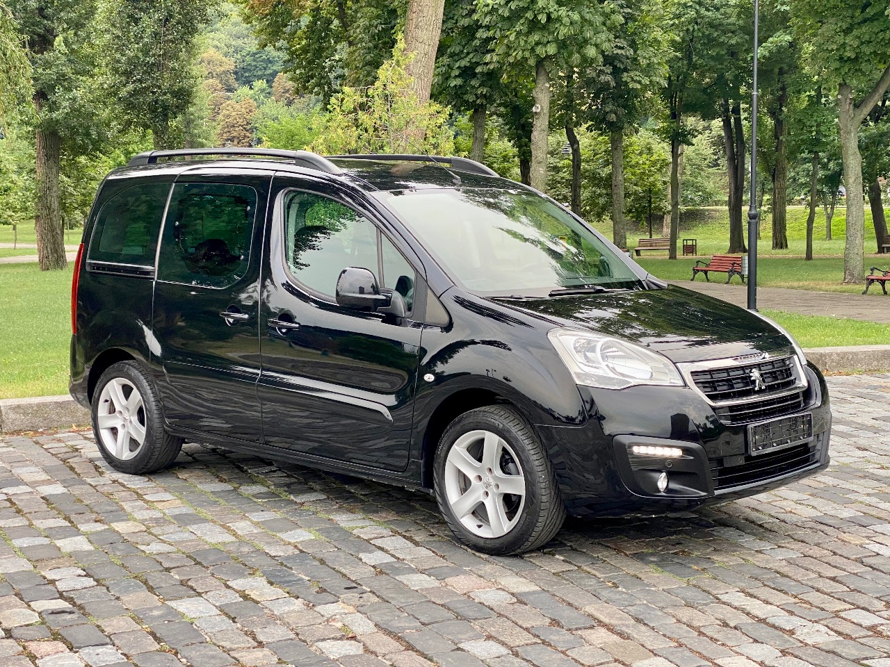 Peugeot Partner - фото 31