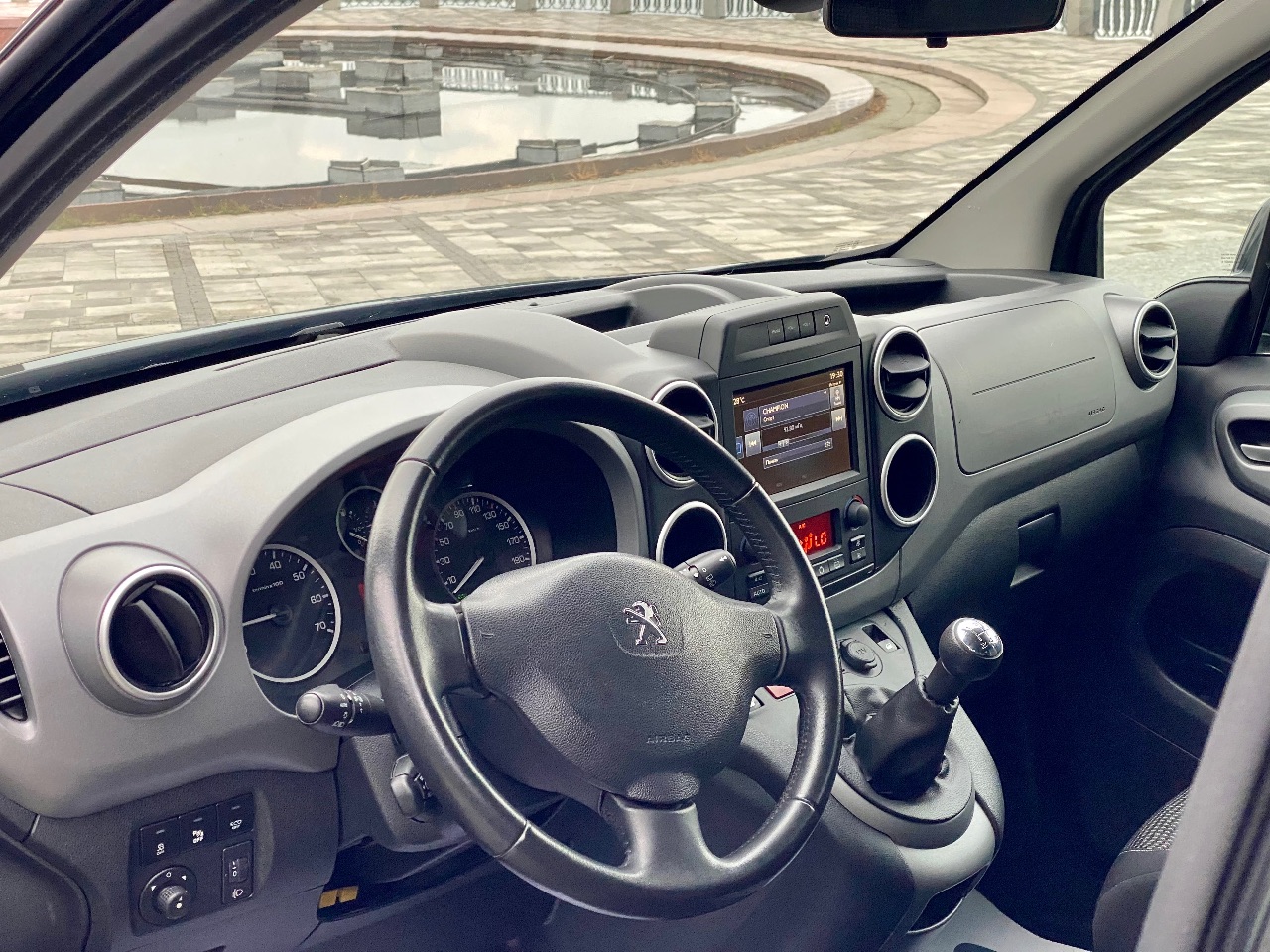 Peugeot Partner - фото 49