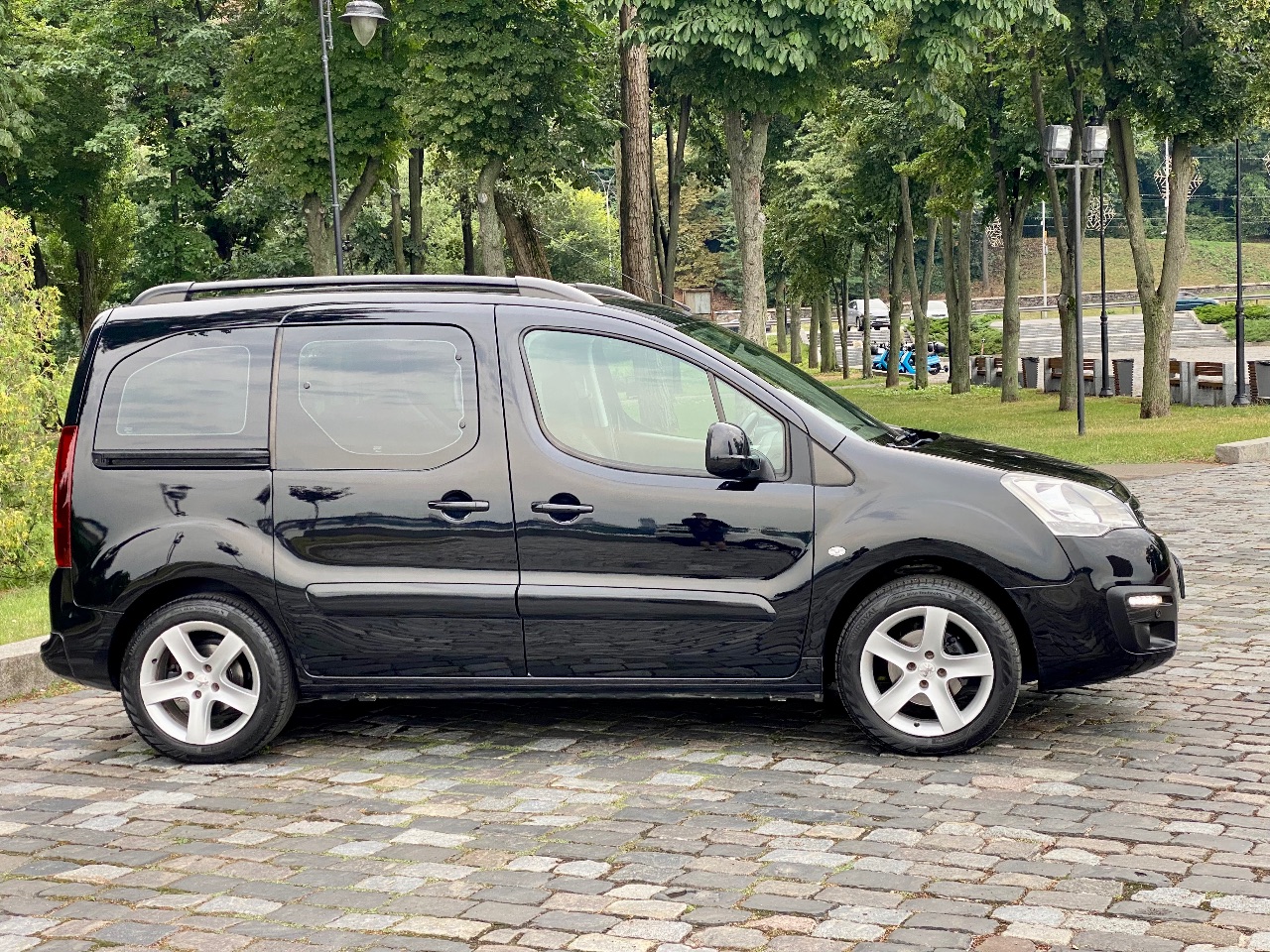 Peugeot Partner - фото 32