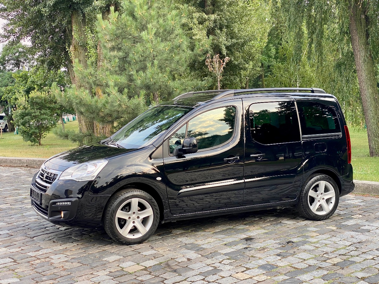 Peugeot Partner - фото 10