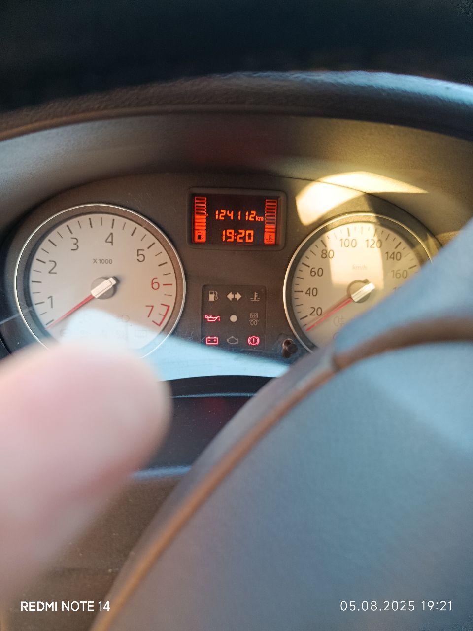 Dacia Sandero - фото 1