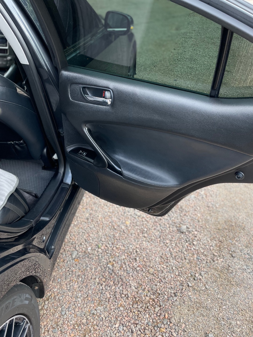 Lexus IS - фото 12