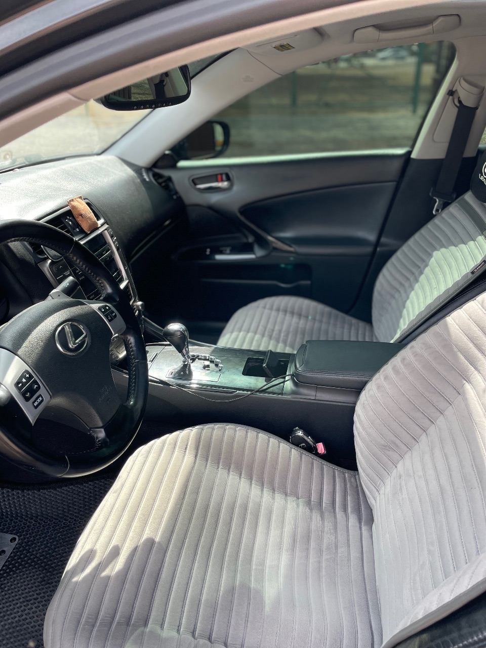 Lexus IS - фото 3