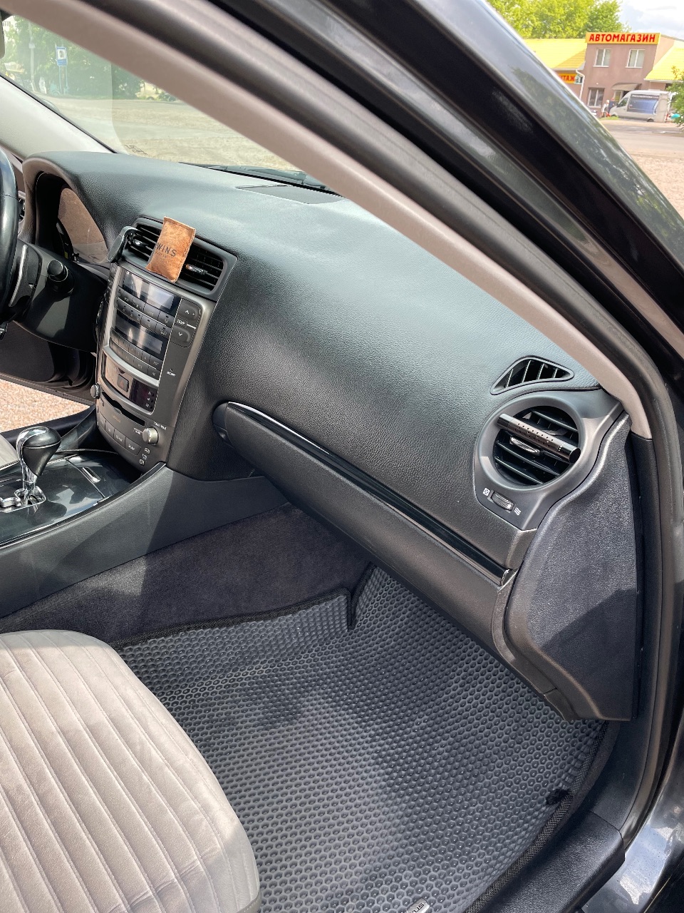 Lexus IS - фото 16