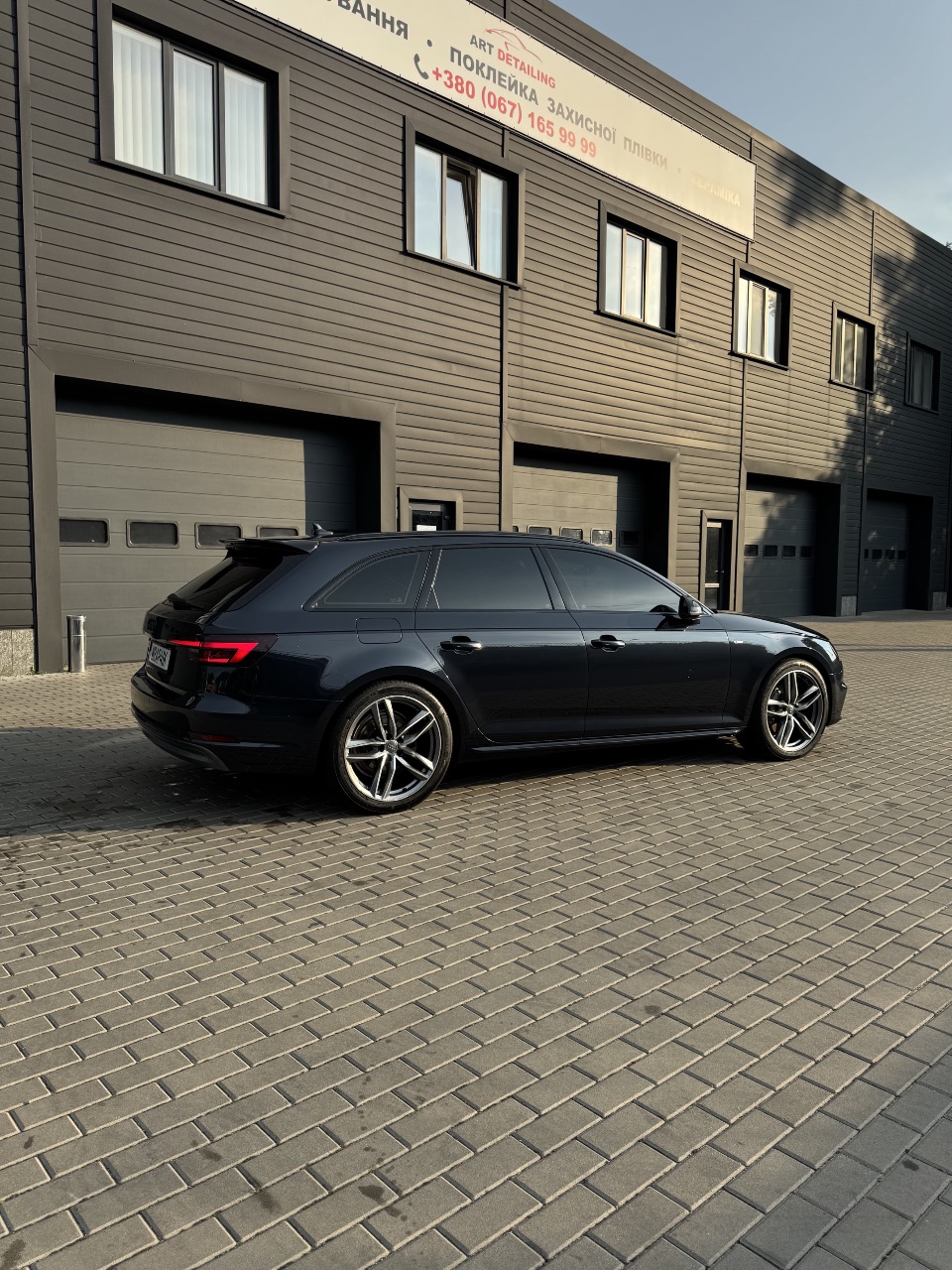 Audi A4 - фото 7