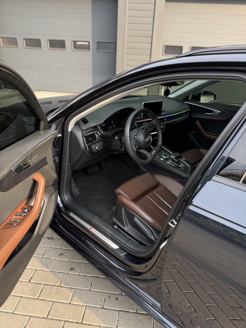 Audi A4 - фото 18