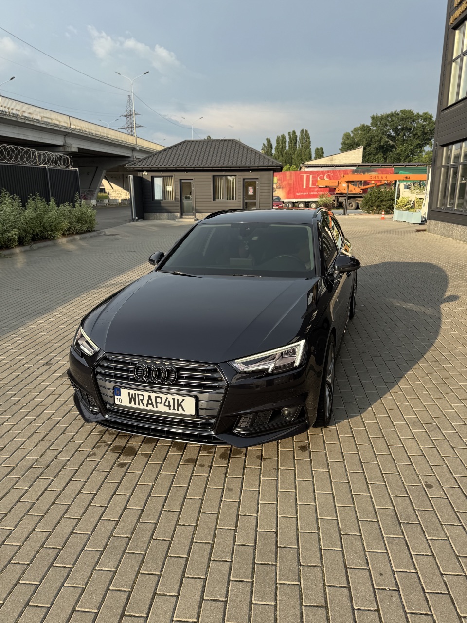 Audi A4 - фото 11