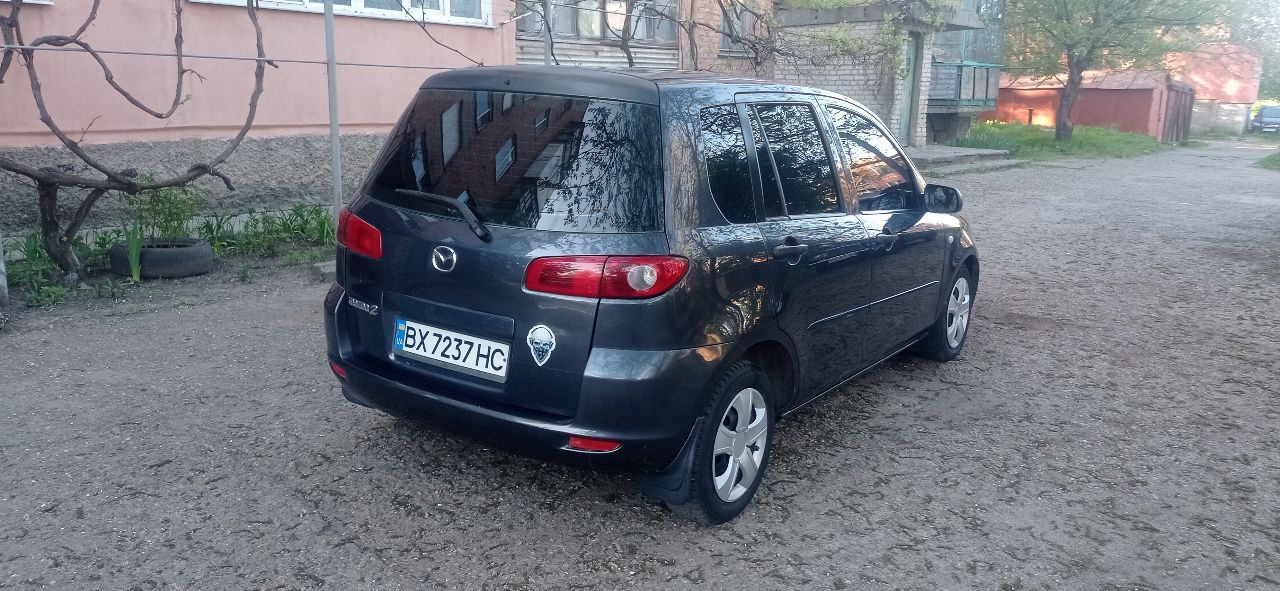 Mazda 2 - фото 4
