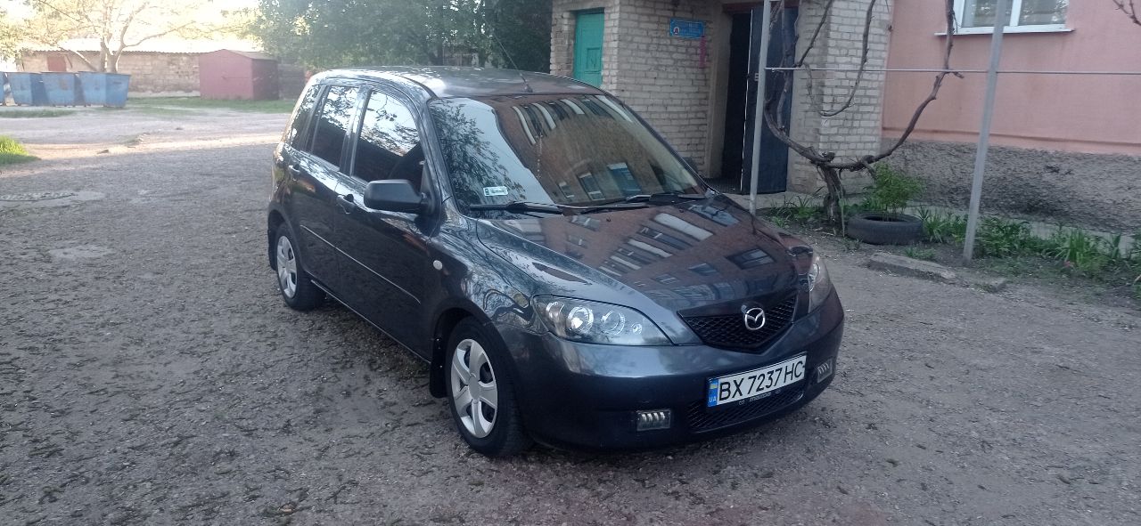 Mazda 2 - фото 1