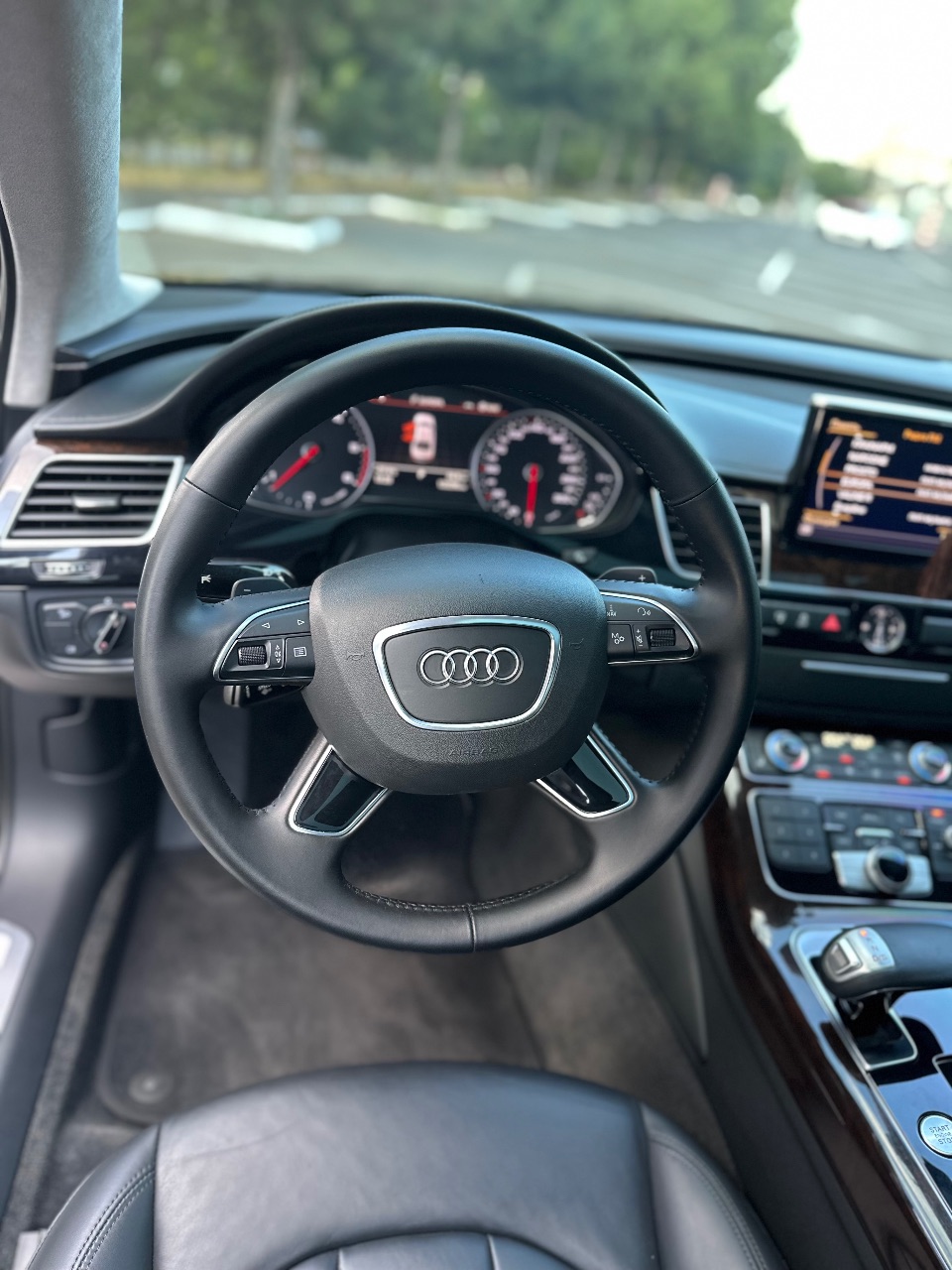 Audi A8 - фото 19