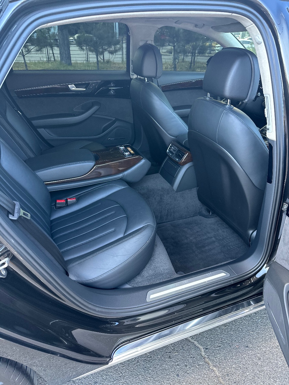 Audi A8 - фото 16