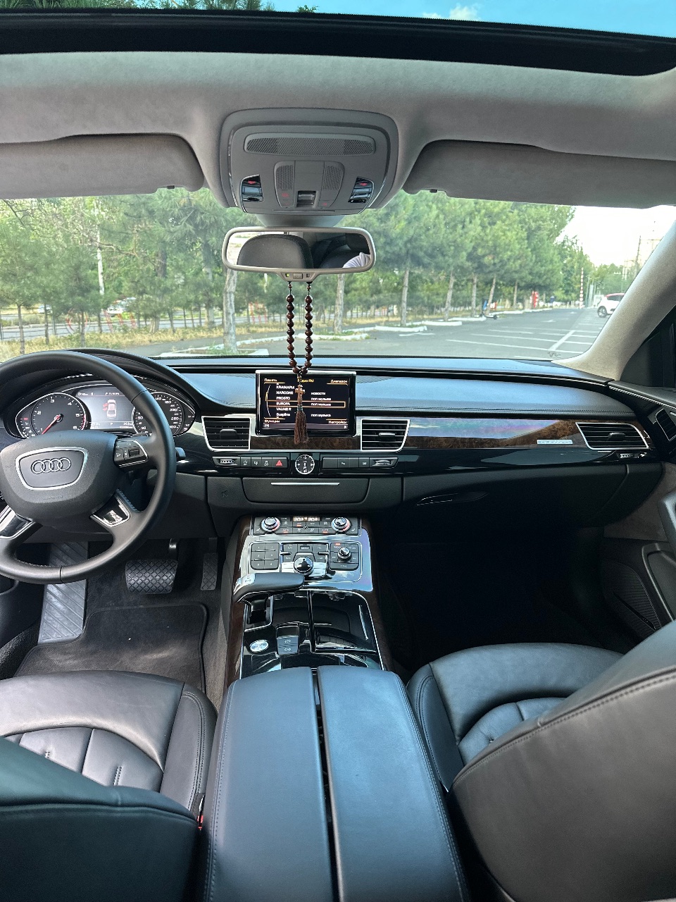 Audi A8 - фото 17