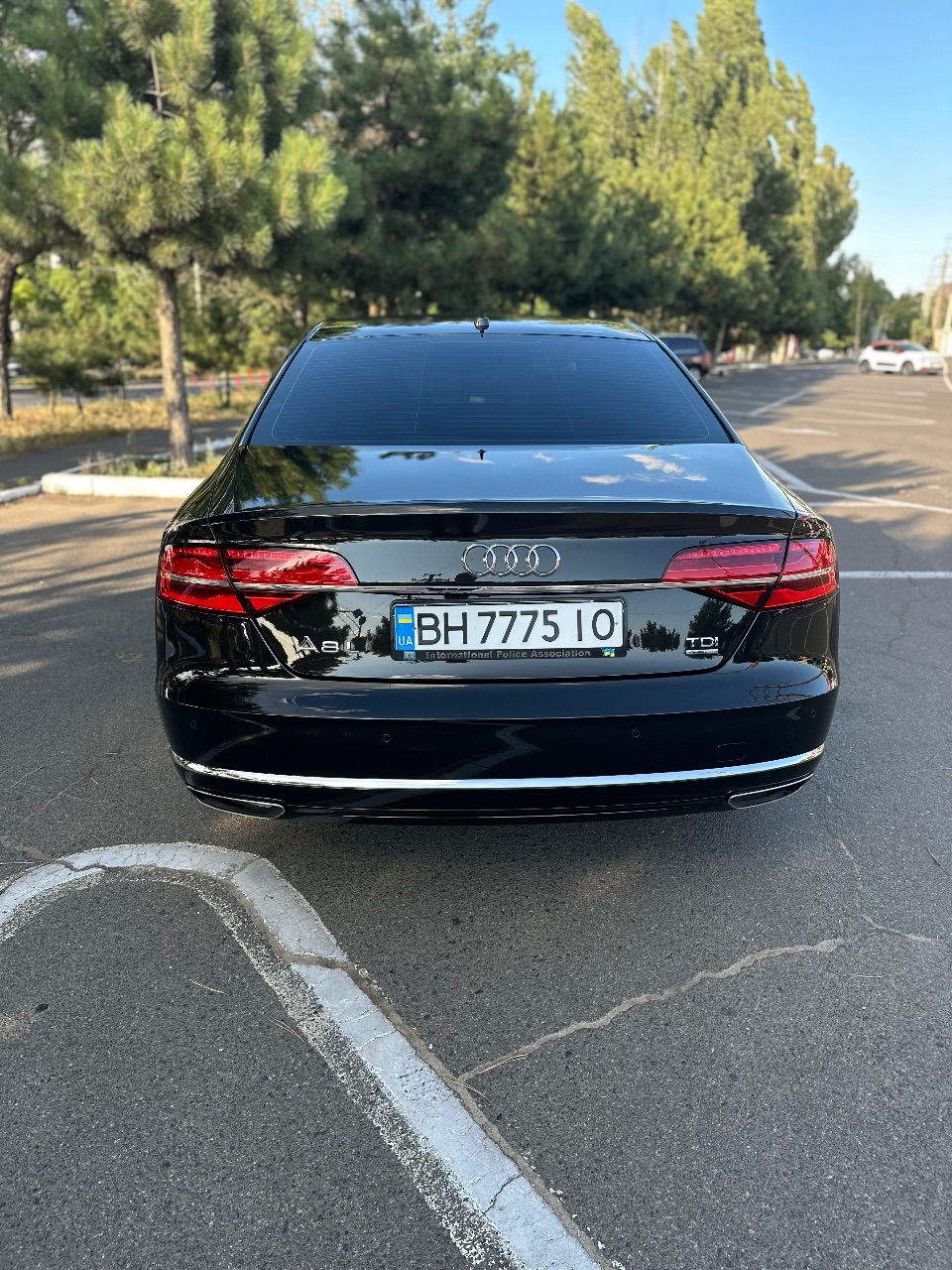 Audi A8 - фото 10