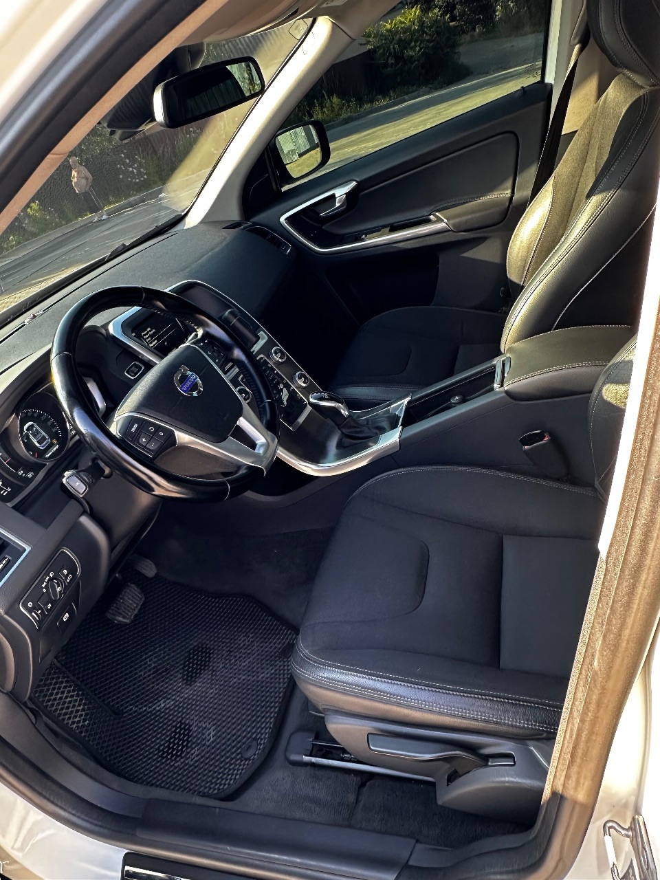 Volvo XC60 - фото 6