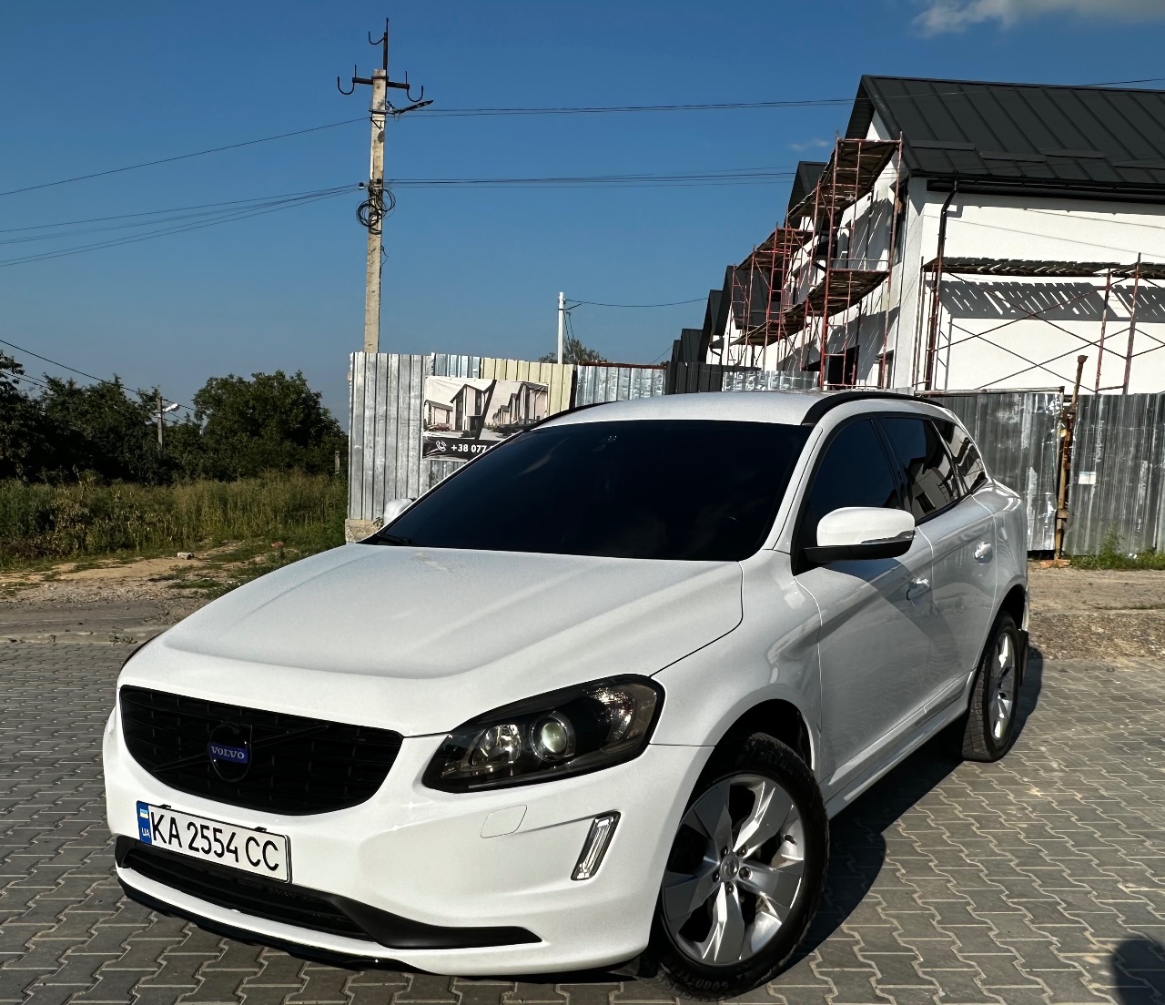 Volvo XC60 - фото 1