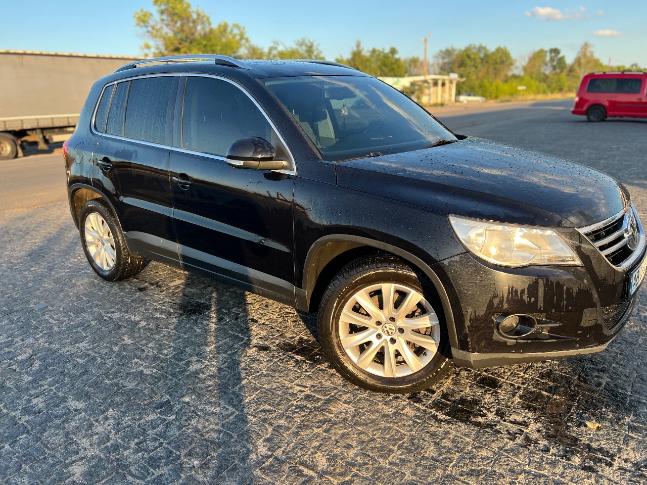 Volkswagen Tiguan - фото 4