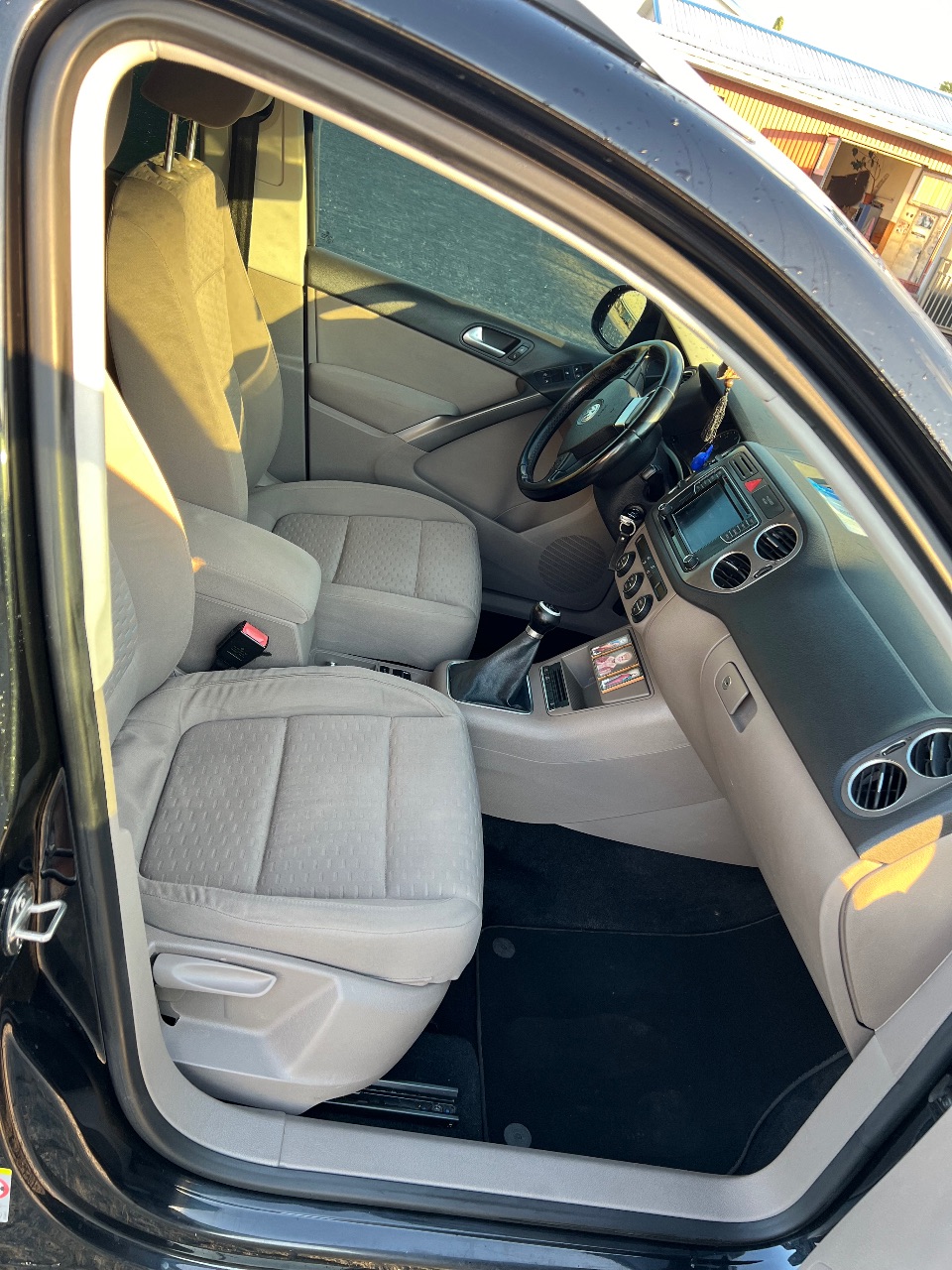 Volkswagen Tiguan - фото 6