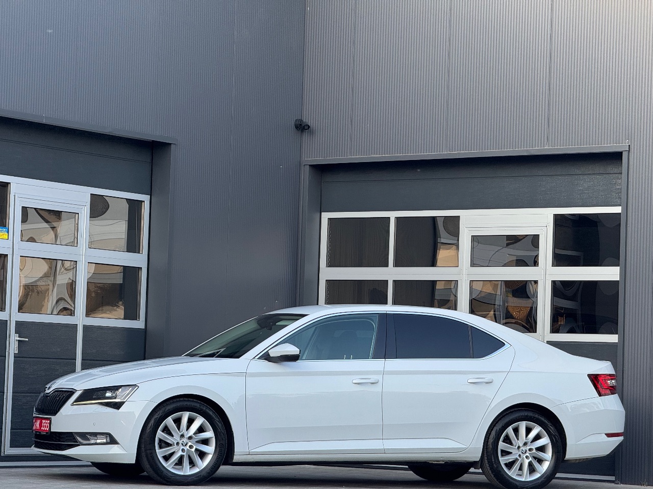 Skoda Superb - фото 9