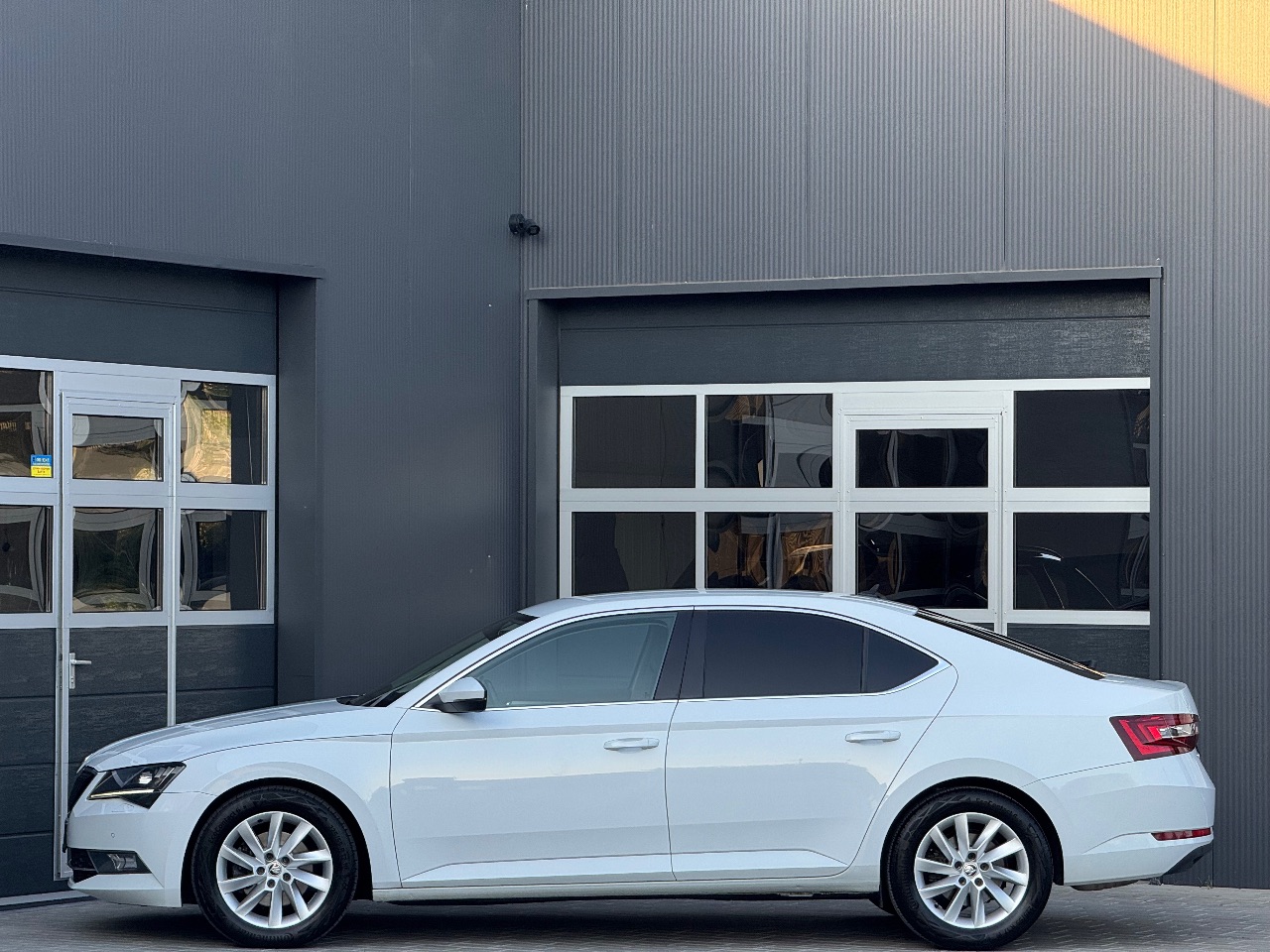 Skoda Superb - фото 3