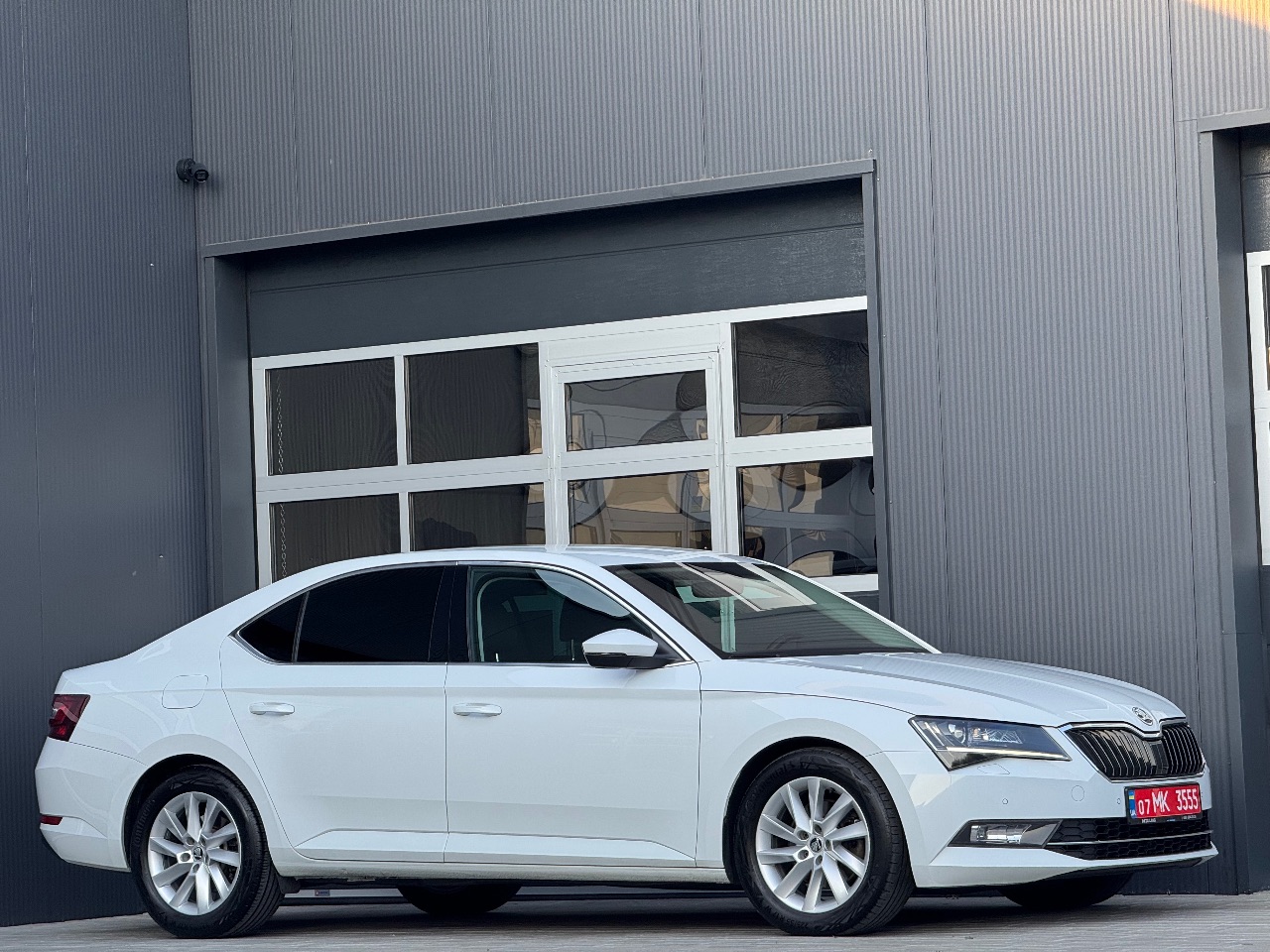 Skoda Superb - фото 6