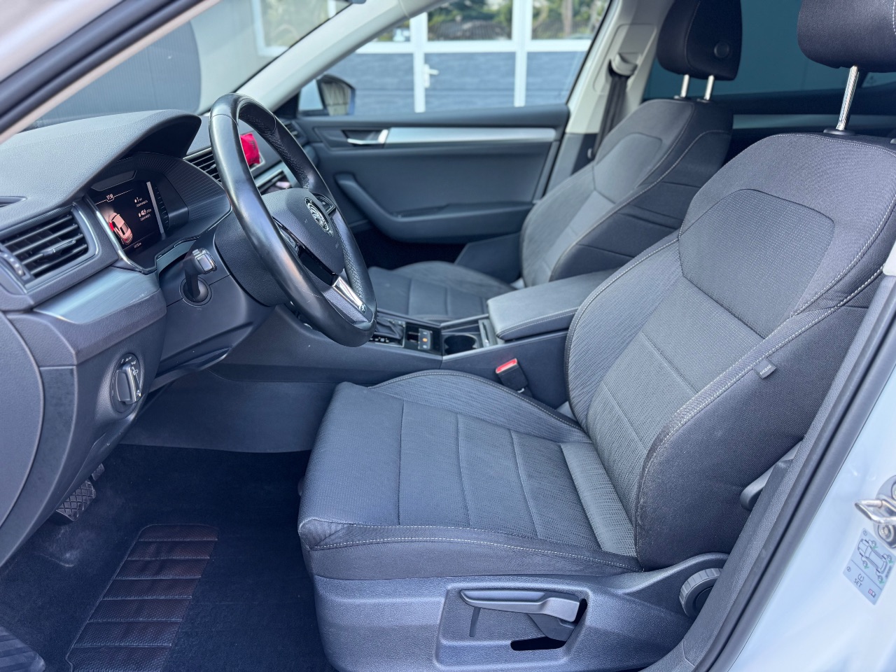 Skoda Superb - фото 20