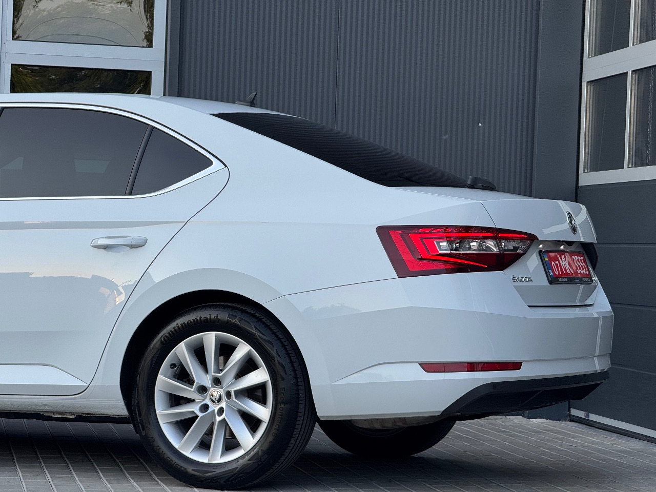 Skoda Superb - фото 10
