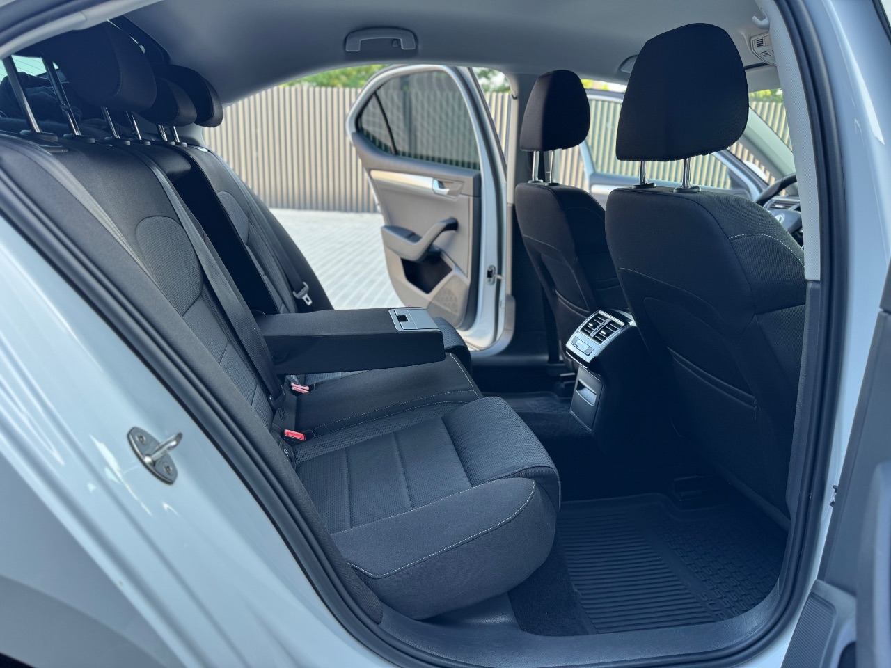 Skoda Superb - фото 35