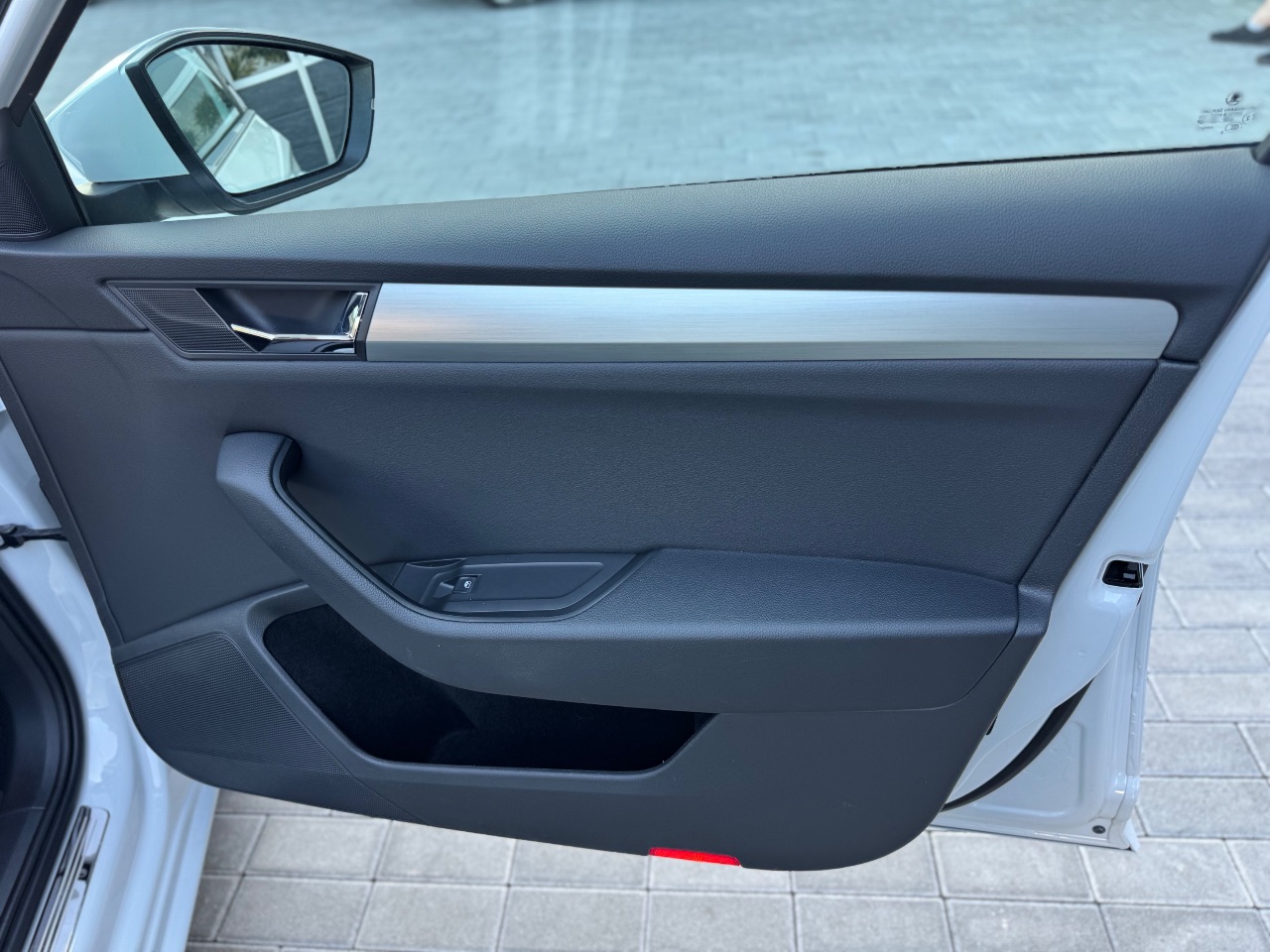 Skoda Superb - фото 36