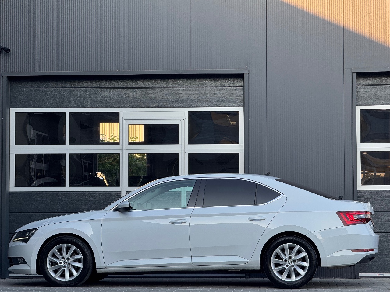 Skoda Superb - фото 5