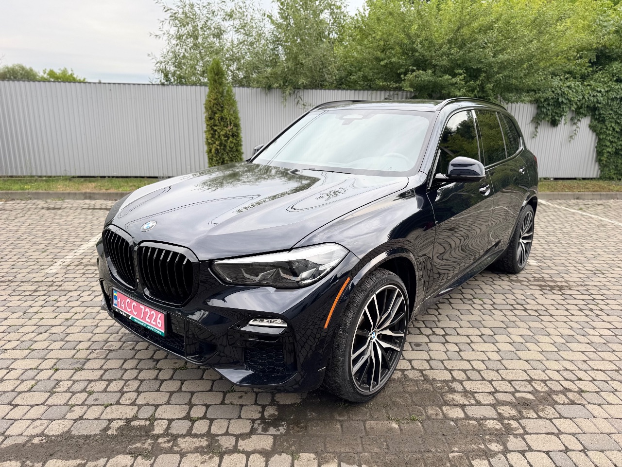 BMW X5 - фото 1