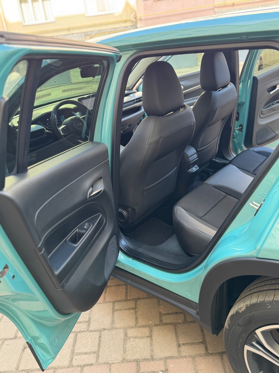 Jeep Avenger - фото 29