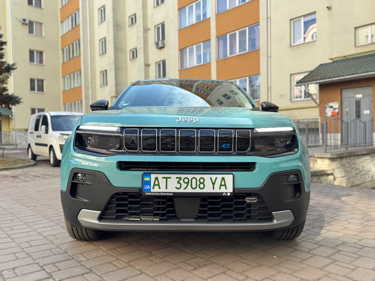 Jeep Avenger - фото 4