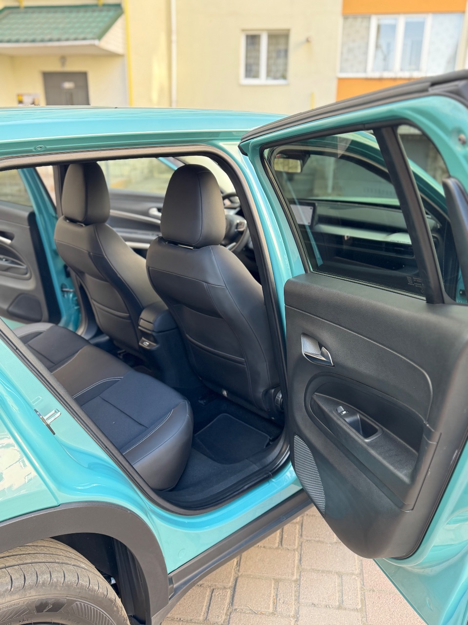 Jeep Avenger - фото 27