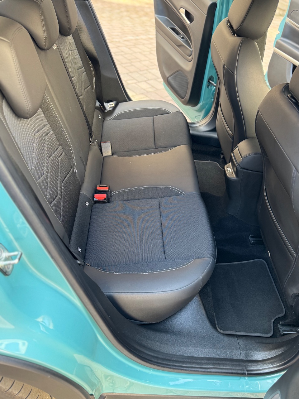 Jeep Avenger - фото 26