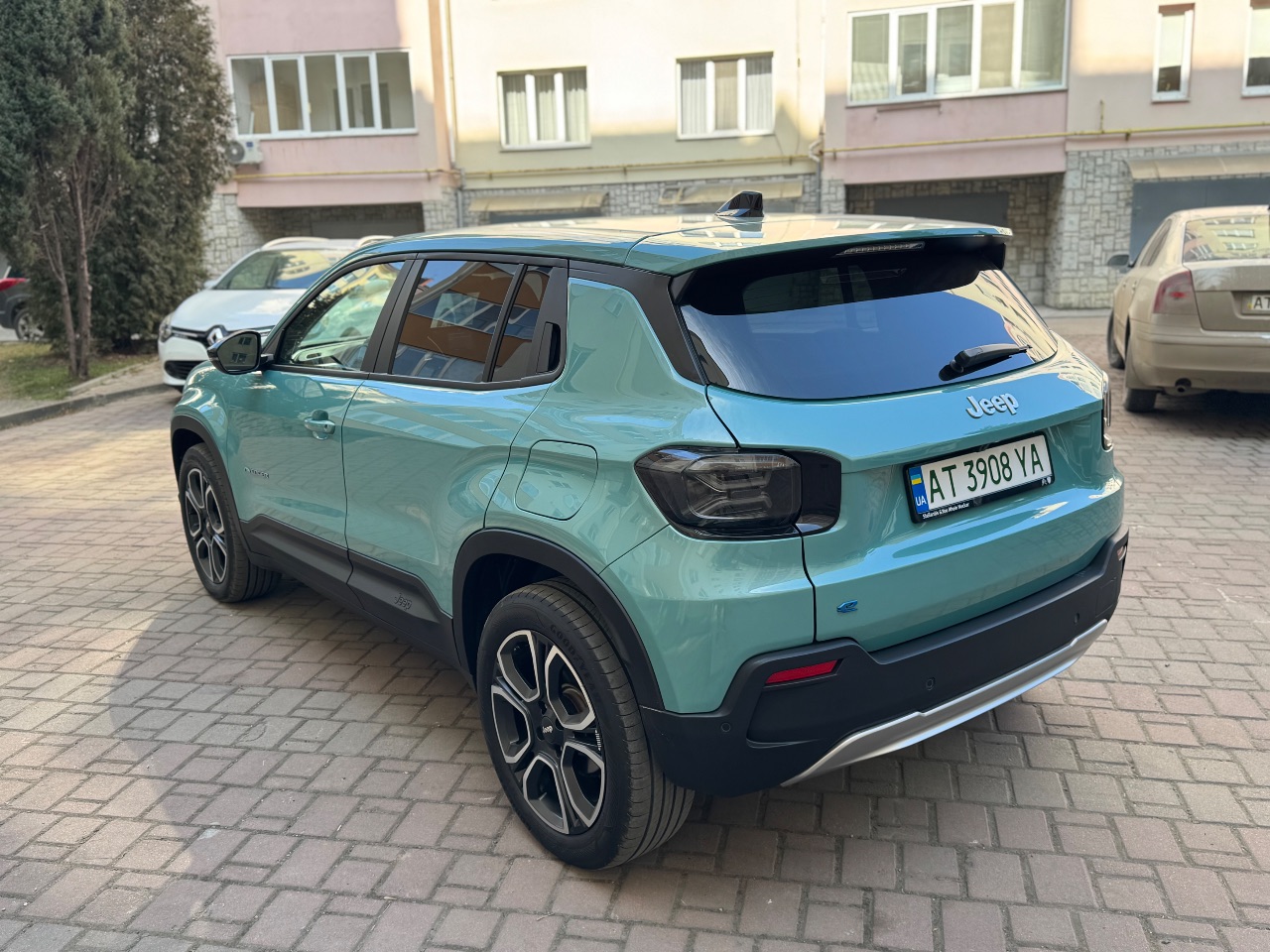 Jeep Avenger - фото 14