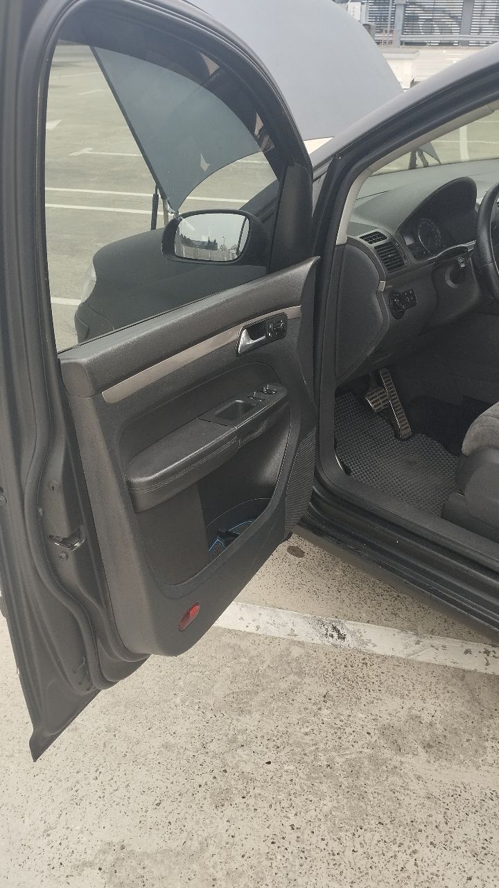 Volkswagen Touran - фото 24