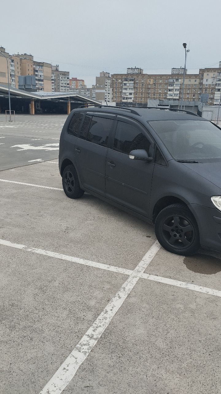 Volkswagen Touran - фото 3