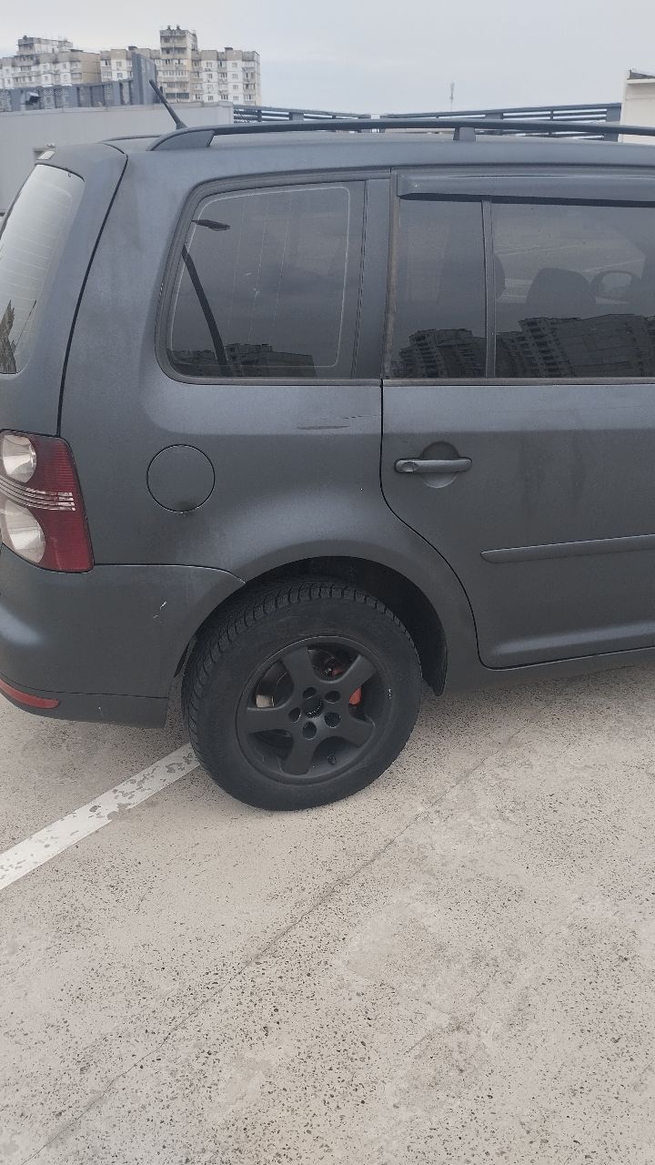 Volkswagen Touran - фото 10