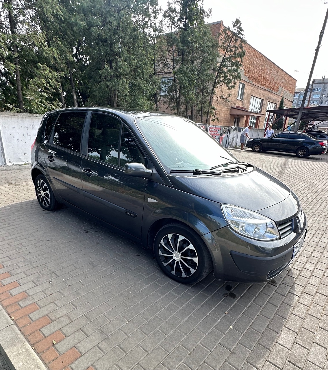 Renault Megane - фото 1