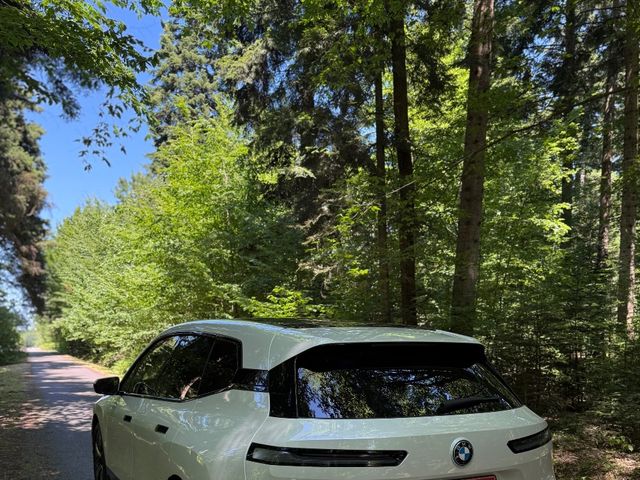 BMW iX - зображення 2
